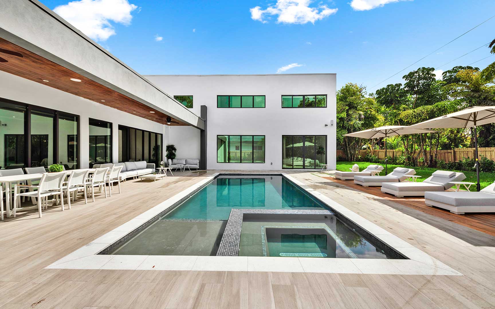 Emerald — exterior
